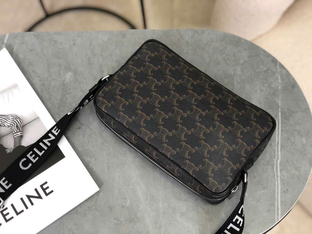 셀린느 트리오페 캔버스 미디엄 남성 가방