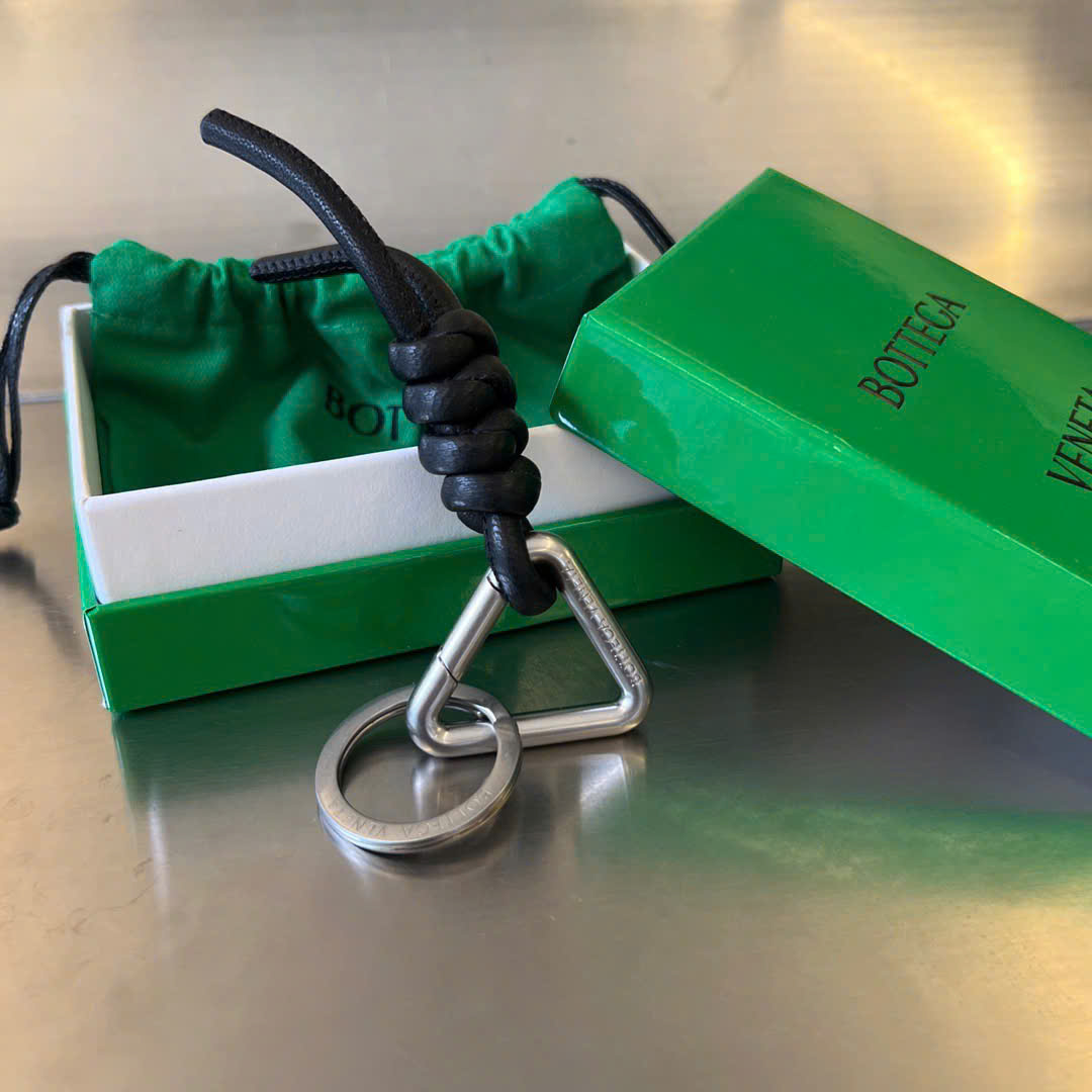 보테가베네타 트라이앵글 키링 (4컬러)