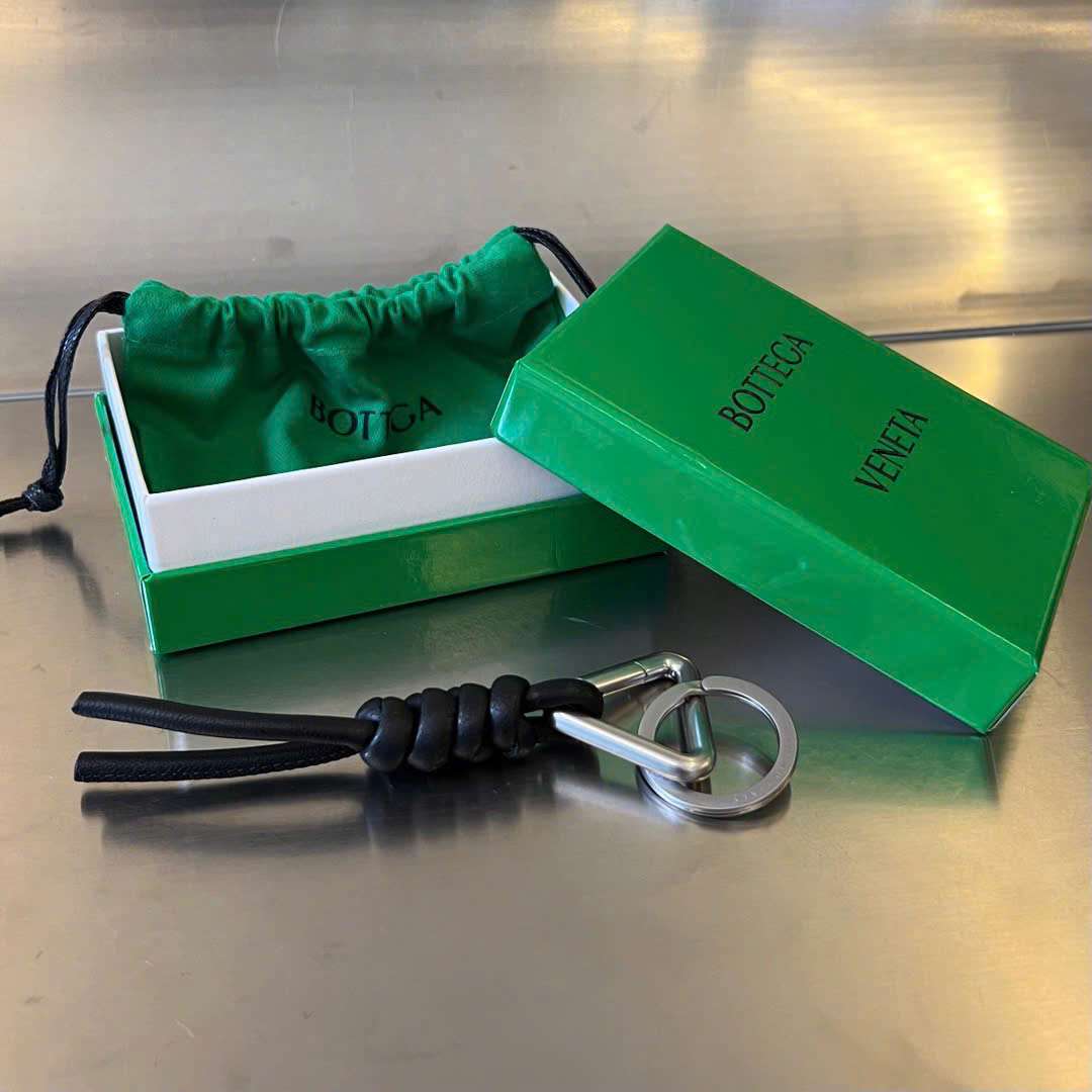 보테가베네타 트라이앵글 키링 (4컬러)