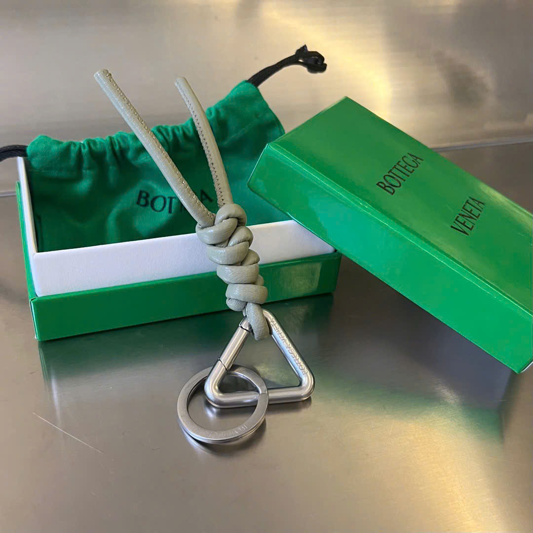 보테가베네타 트라이앵글 키링 (4컬러)