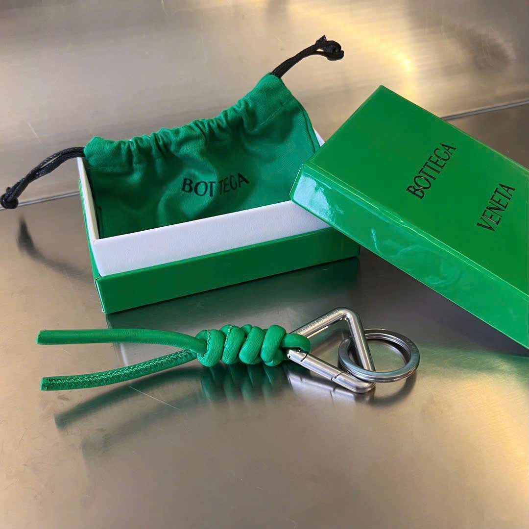 보테가베네타 트라이앵글 키링 (4컬러)