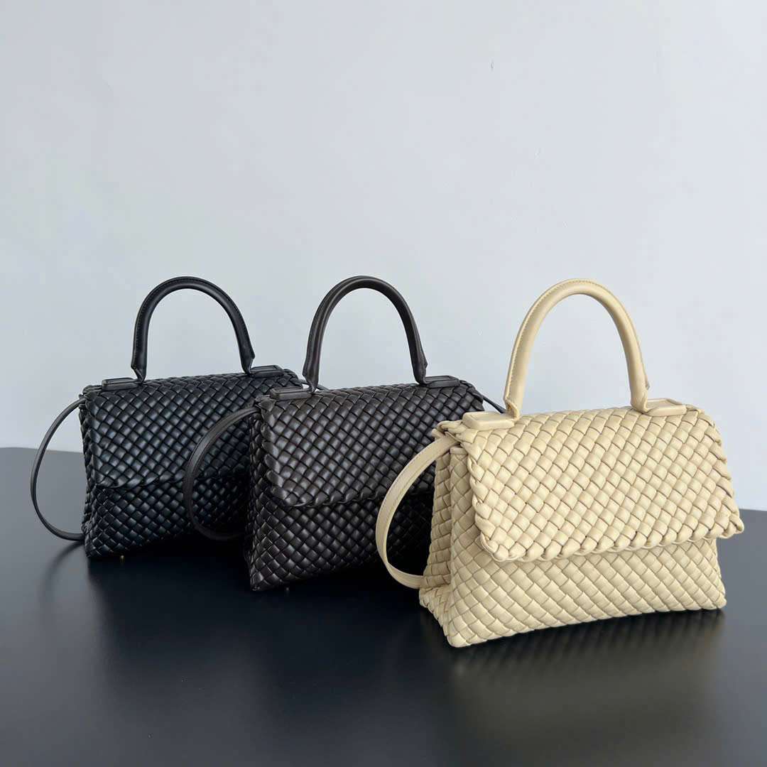 보테가 PATTI TOP HANDLE 여성 가방