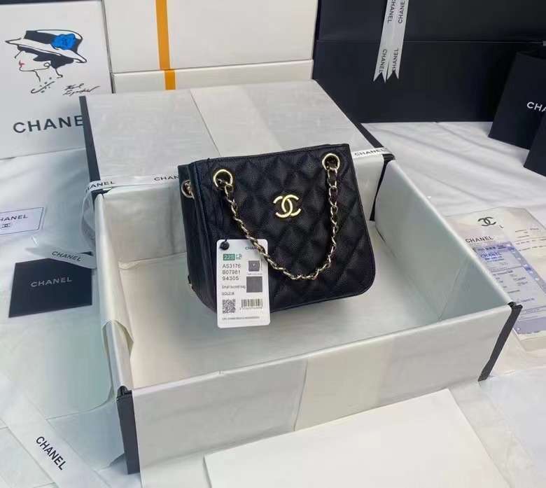 샤넬 24SS 클래식 미니 캐비어 여성 버킷백