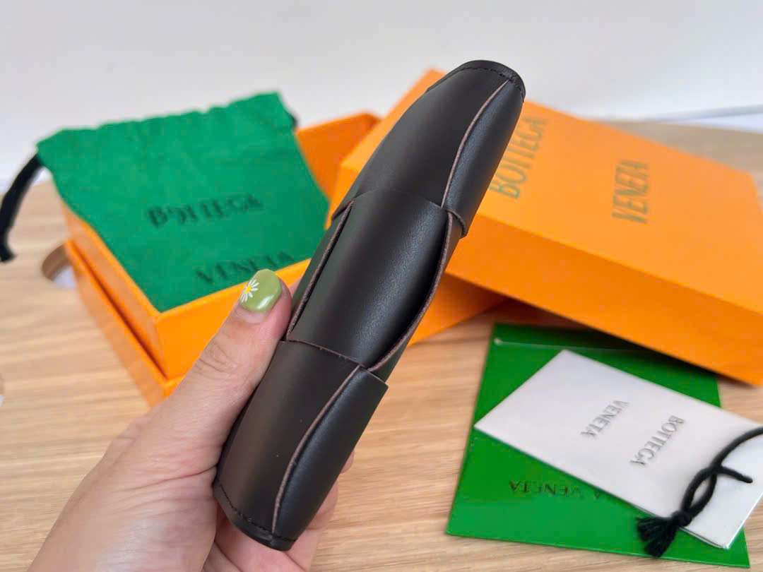 보테가 Cassette Flap 남성 카드 지갑