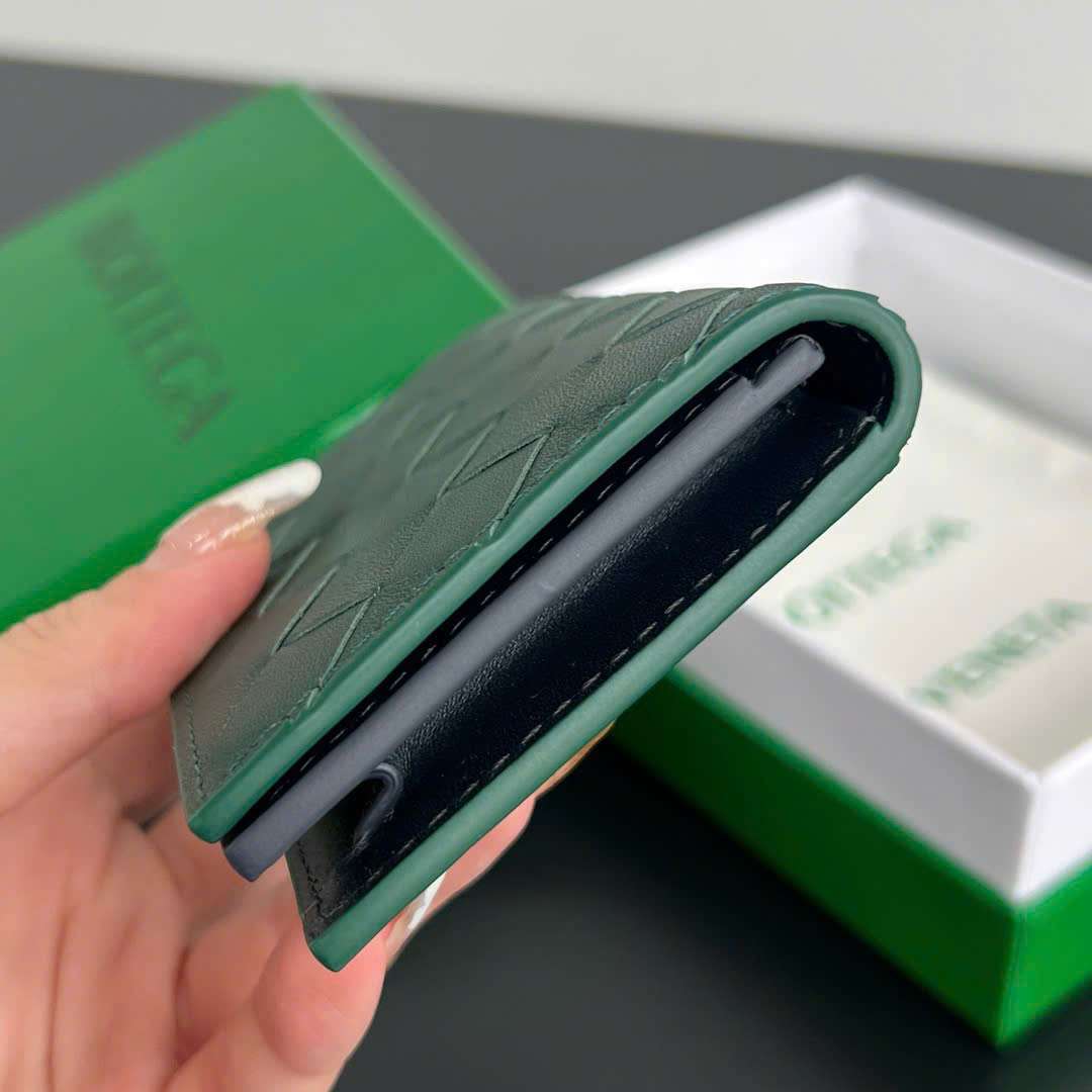 보테가 인트레치아토 명함 케이스