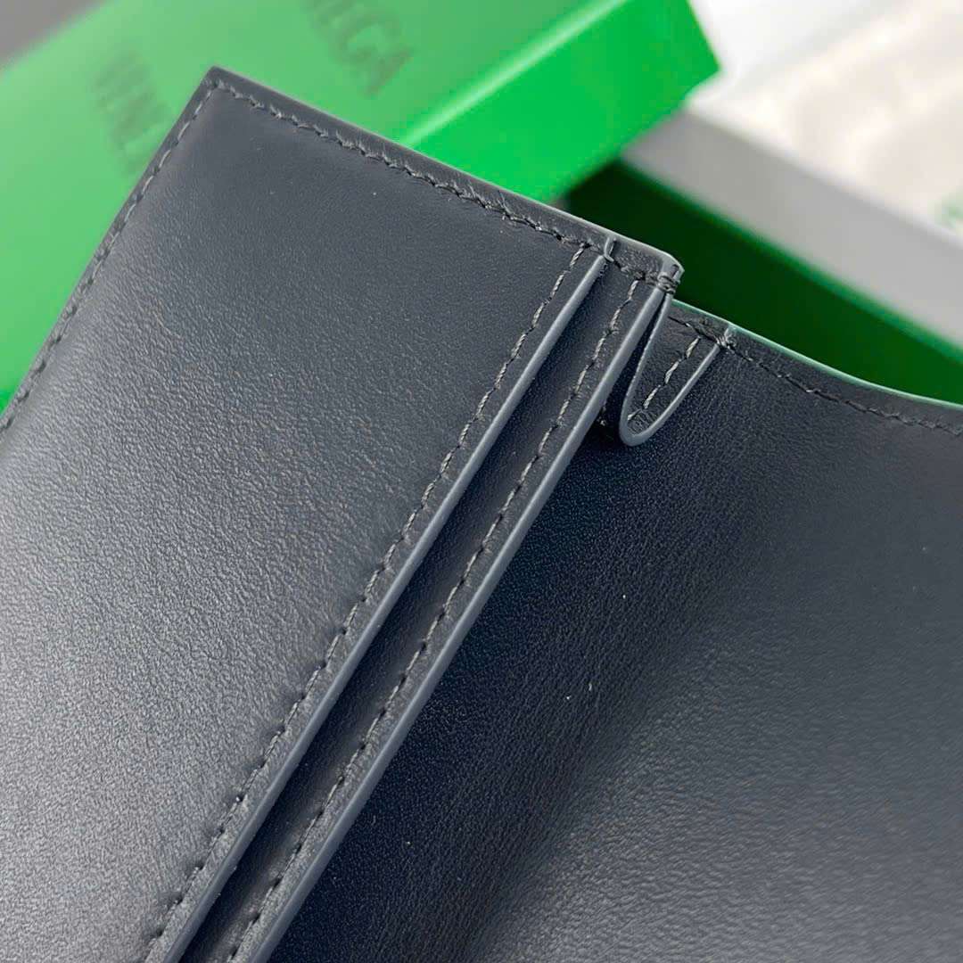 보테가 인트레치아토 명함 케이스