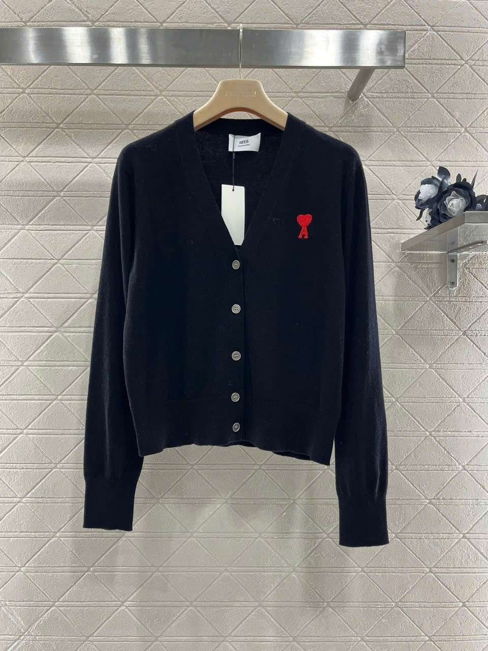 아미 하트 자수 로고 여성 가디건 (2컬러)
