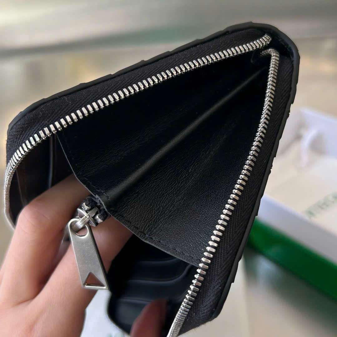 보테가 Intrecciato Zip Around 남여공용 자갑