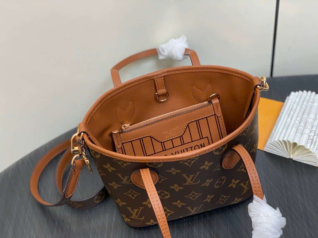 루이비통 Neverfull Inside Out MM 여성 가방