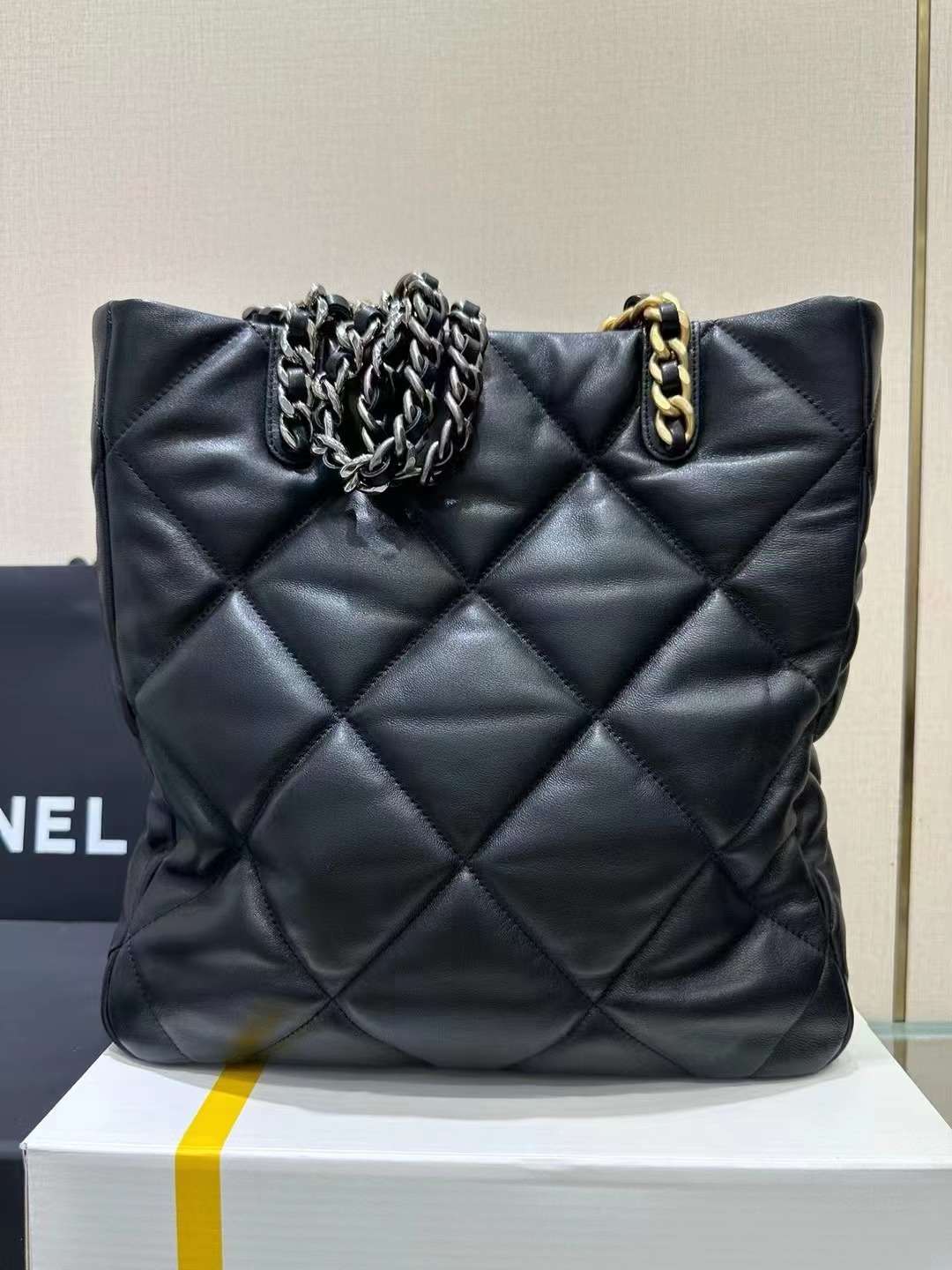 샤넬 샤이니 램스킨 & 골드 메탈 블랙 여성 숄더백