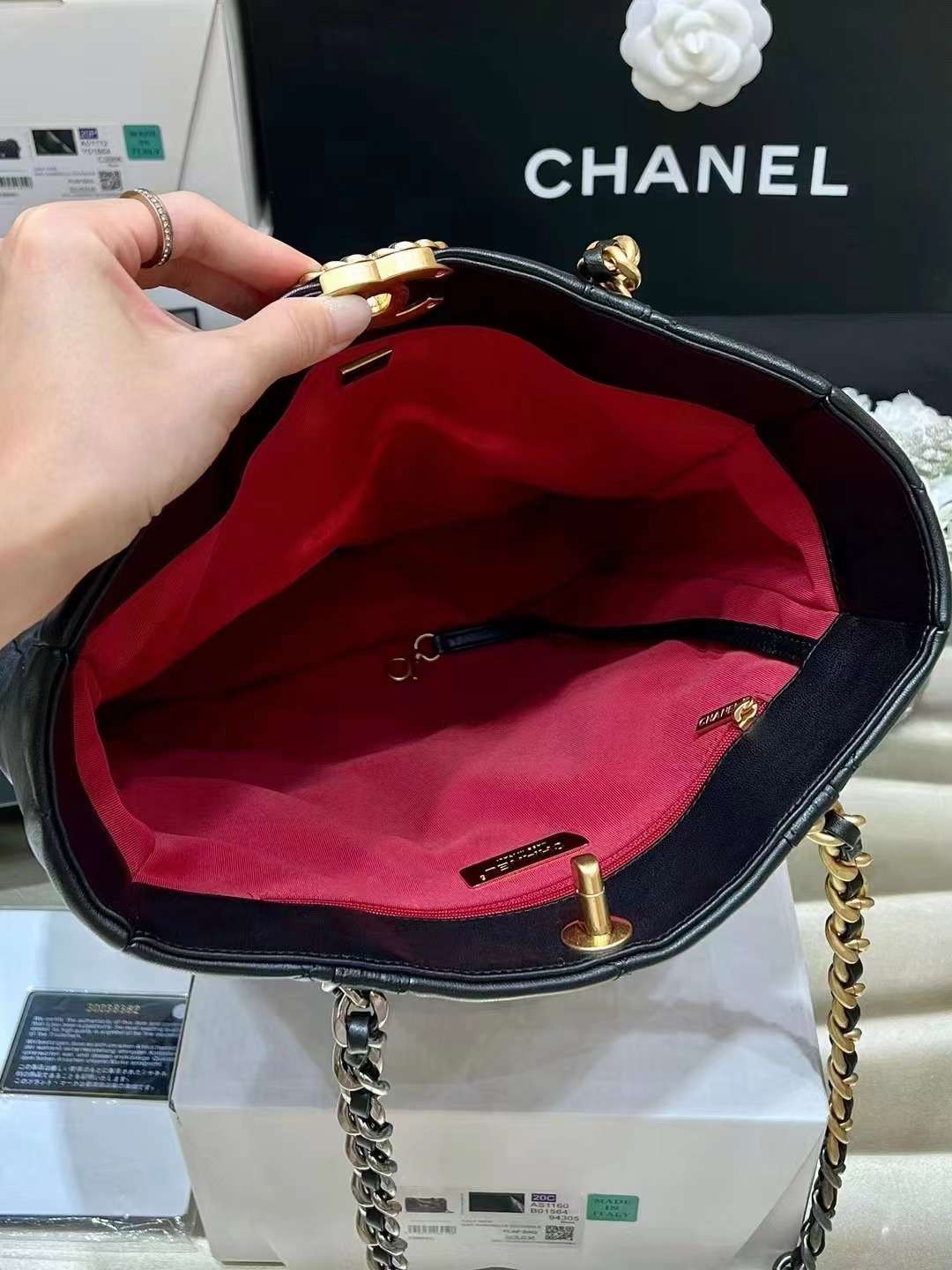 샤넬 샤이니 램스킨 & 골드 메탈 블랙 여성 숄더백