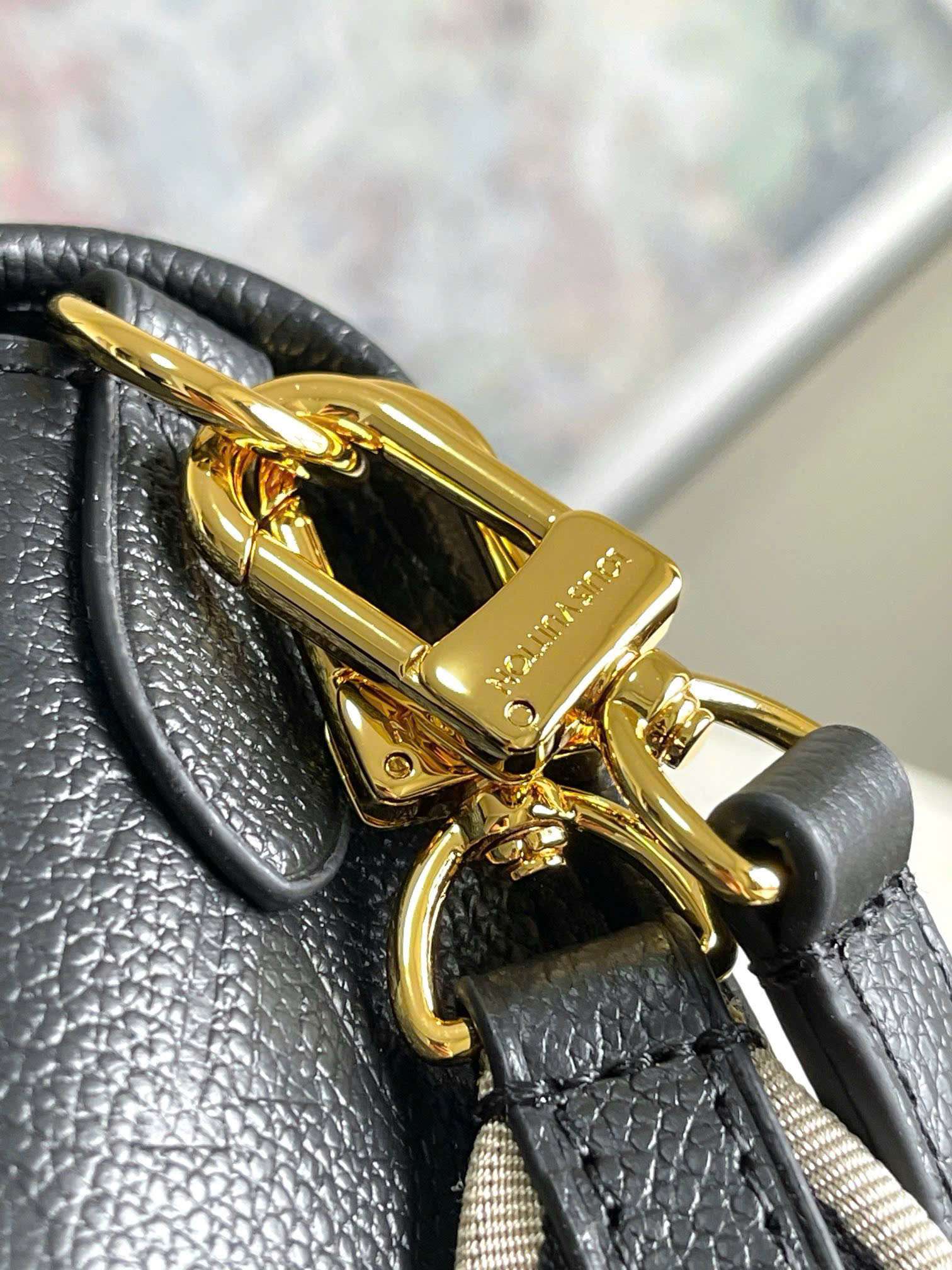 루이비통 EMPREINTE 여성 크로스백