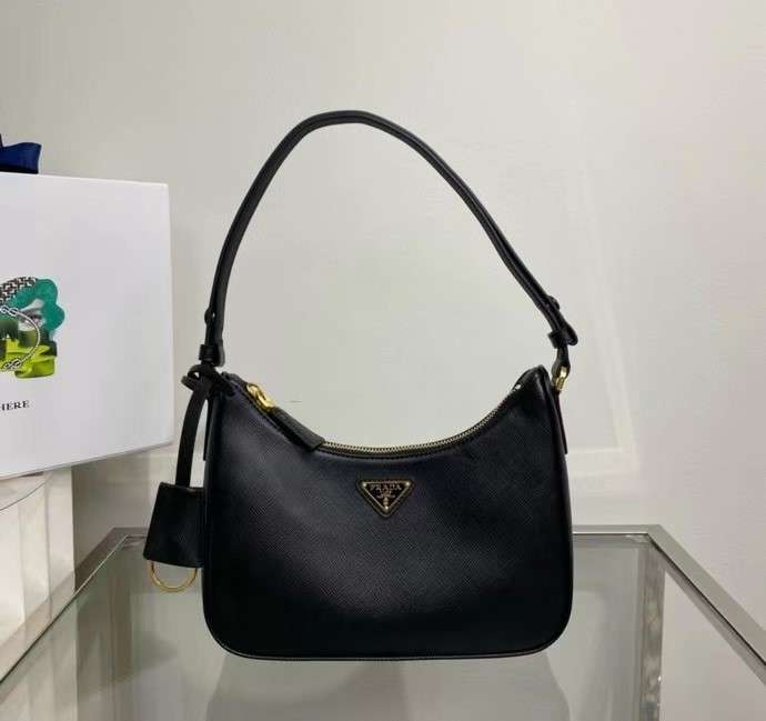 프라다 Re-Edition Saffiano 여성 호보백