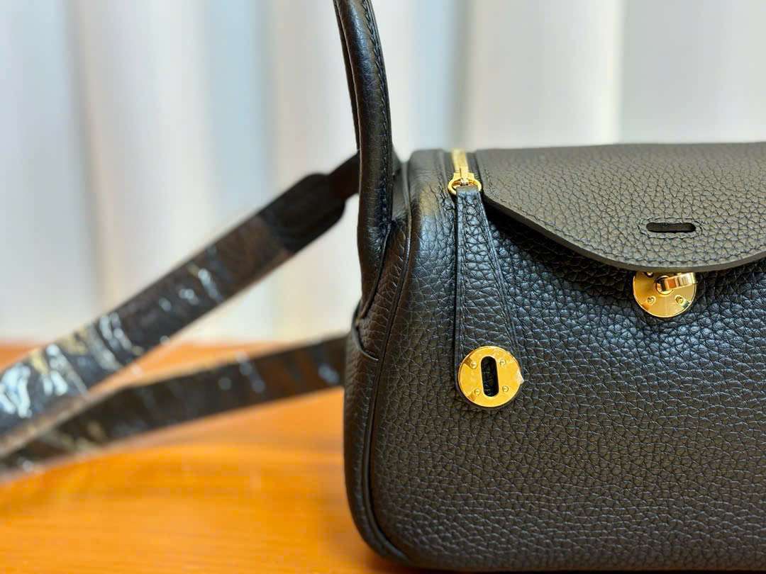 에르메스 MINI LINDY 19CM 블랙 여성 가방