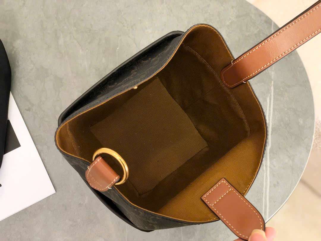 셀린느 STRAP BOX 여성 핸드백