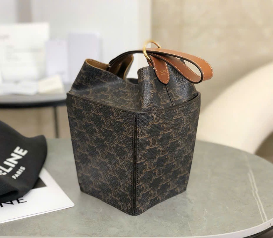 셀린느 STRAP BOX 여성 핸드백