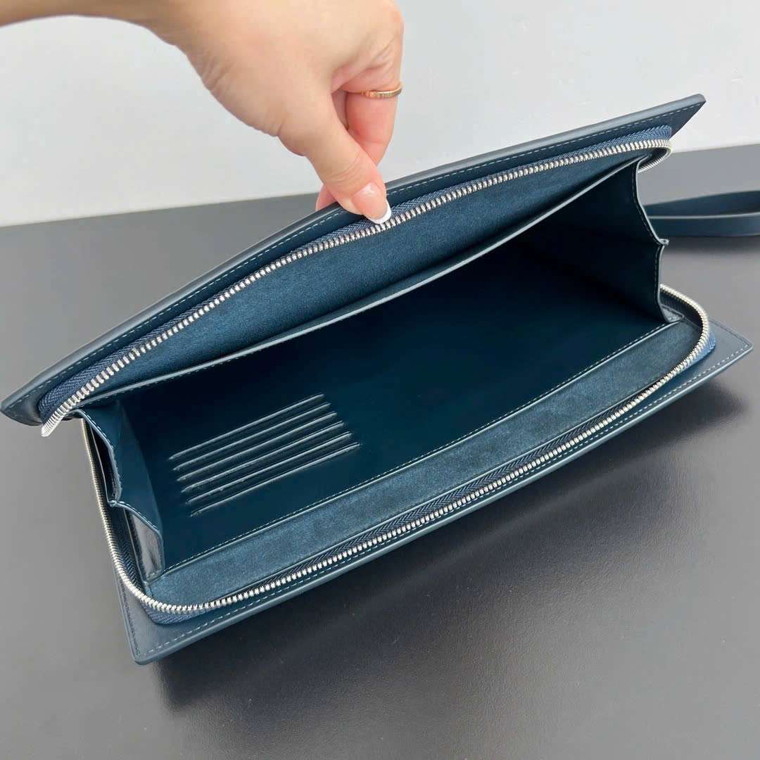 보테가 스페이스 미디엄 인트레치아토 남성 클러치백