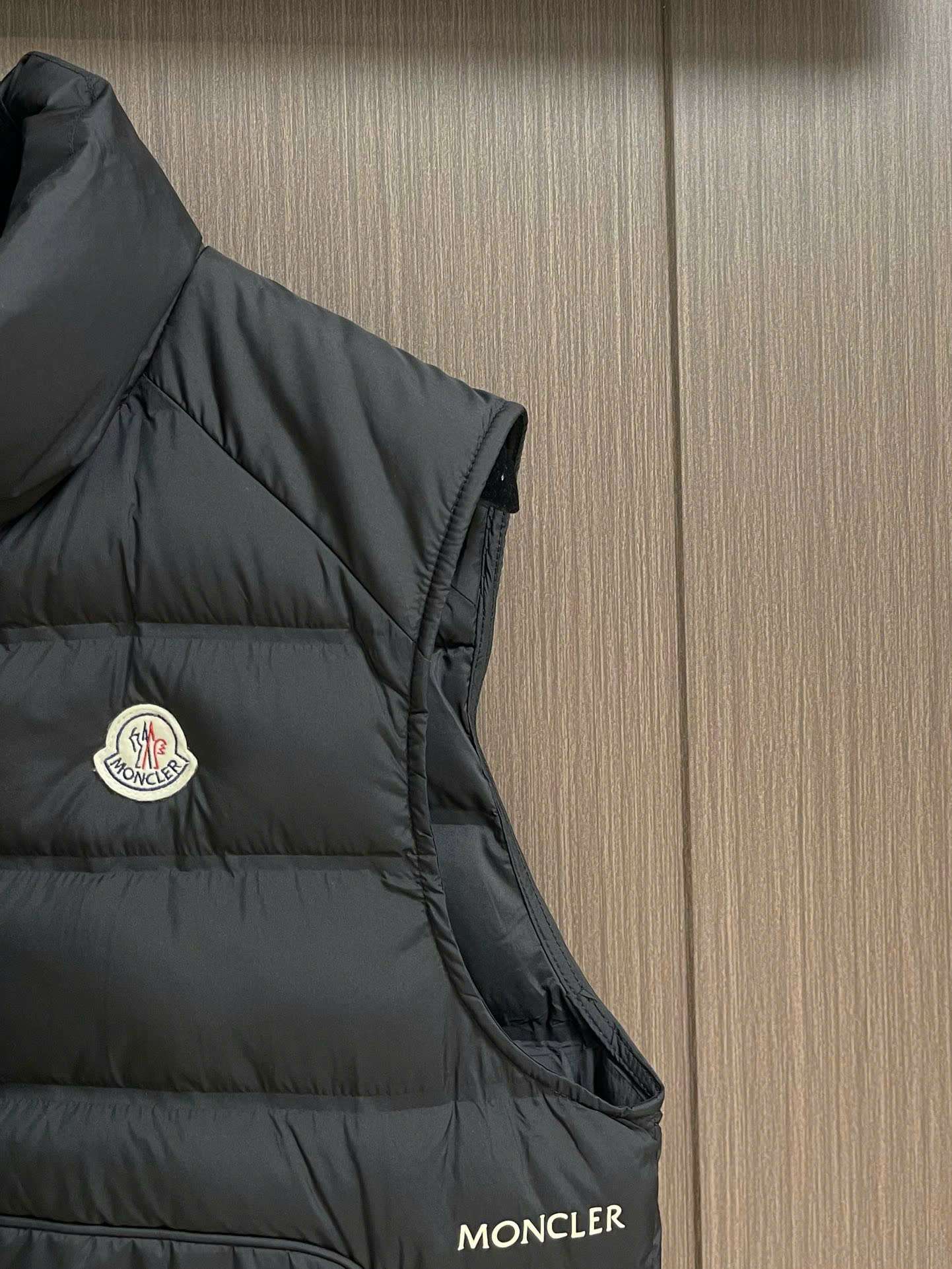 몽클레르 가슴 로고 남성 조끼