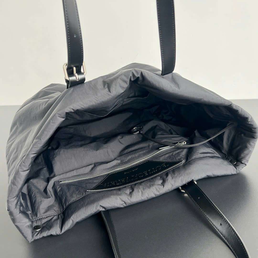 보테가 크로스로드 버클 남여공용 토트백