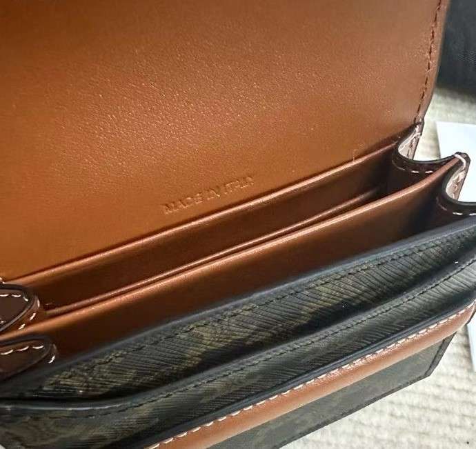 셀린느 트리옹프 캔버스 & 램스킨 여성 지갑