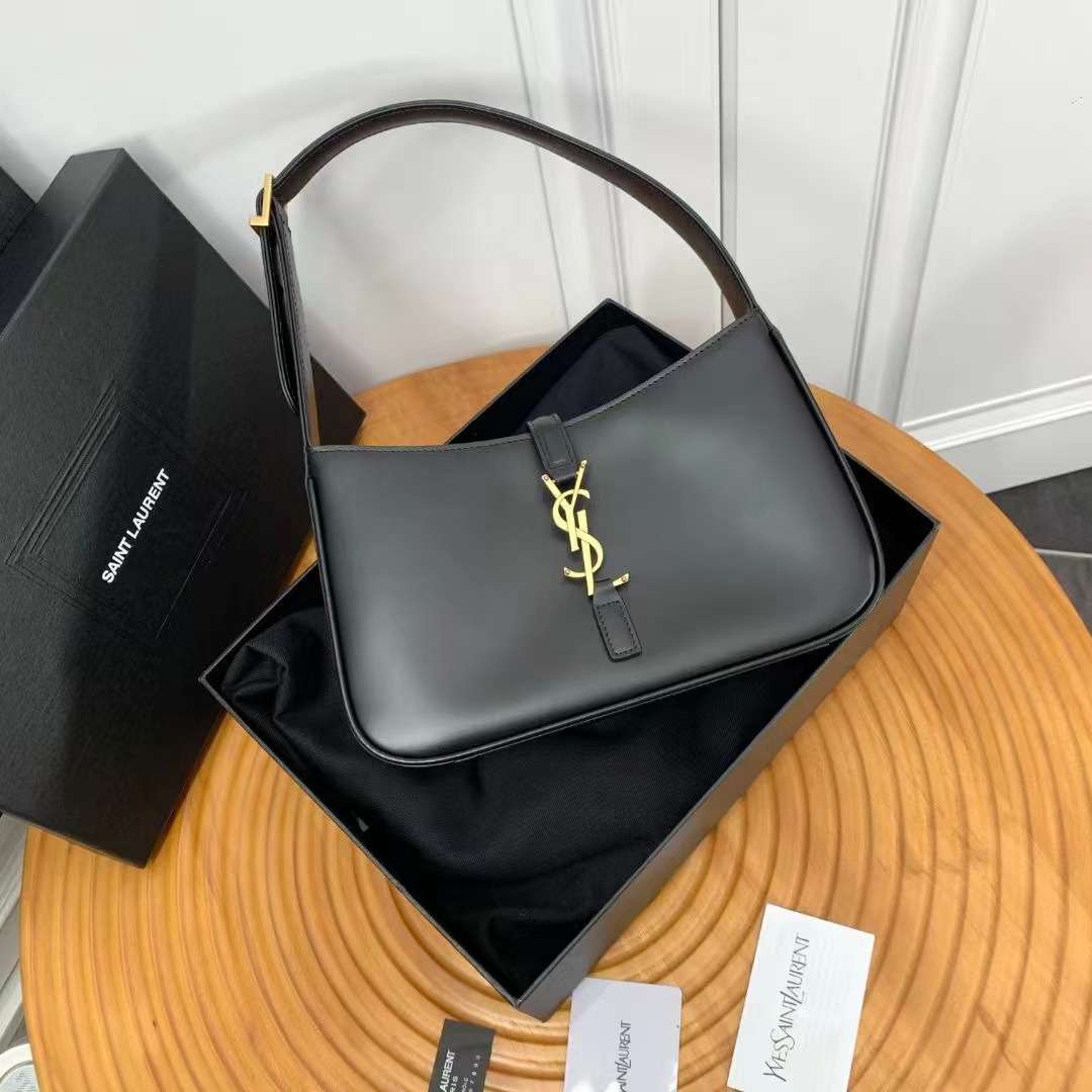 입생로랑 Le 5 À 7 여성 가방