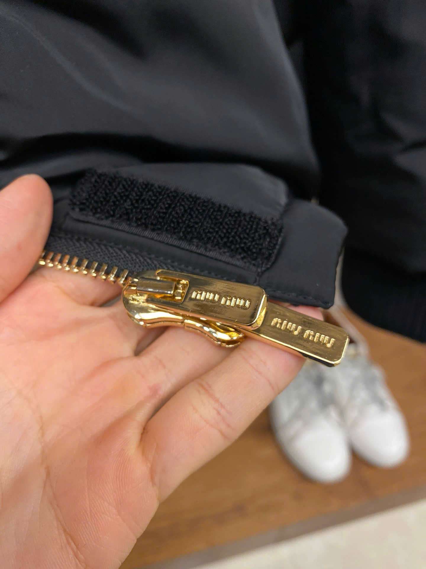 미우미우 가슴 로고 남성 바람막이