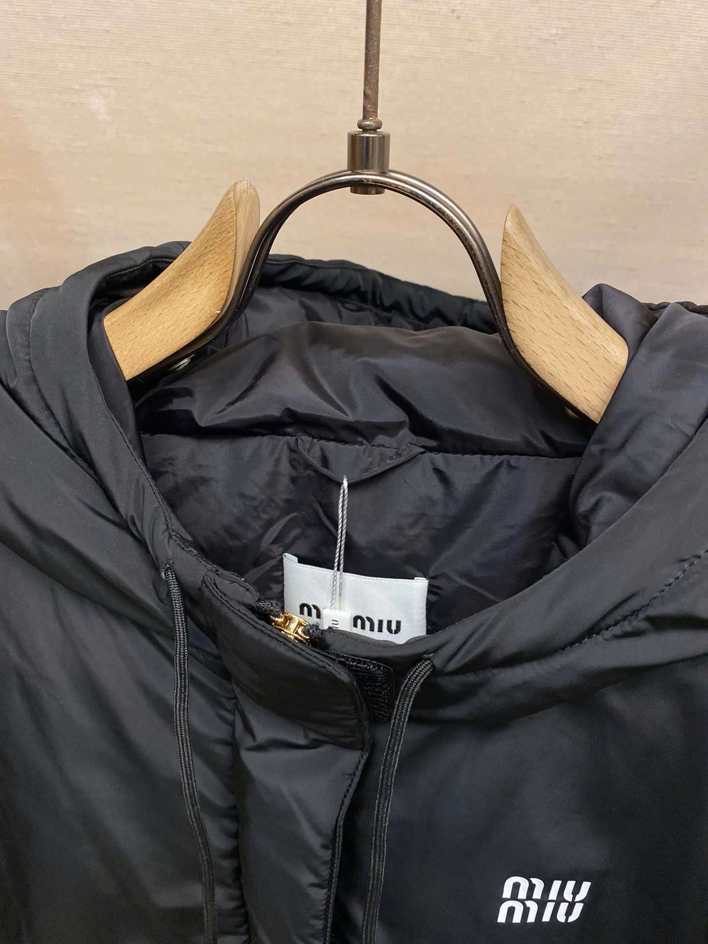 미우미우 가슴 로고 남성 바람막이