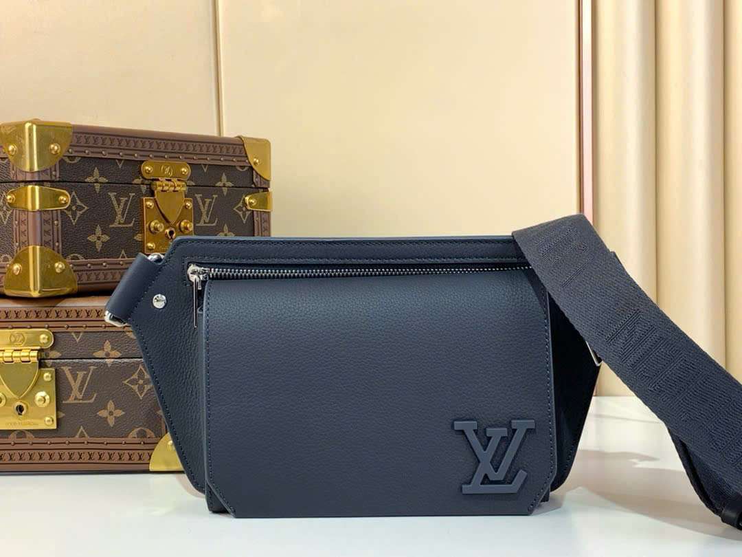 루이비통 Takeoff Aerogram 남성 크로스백