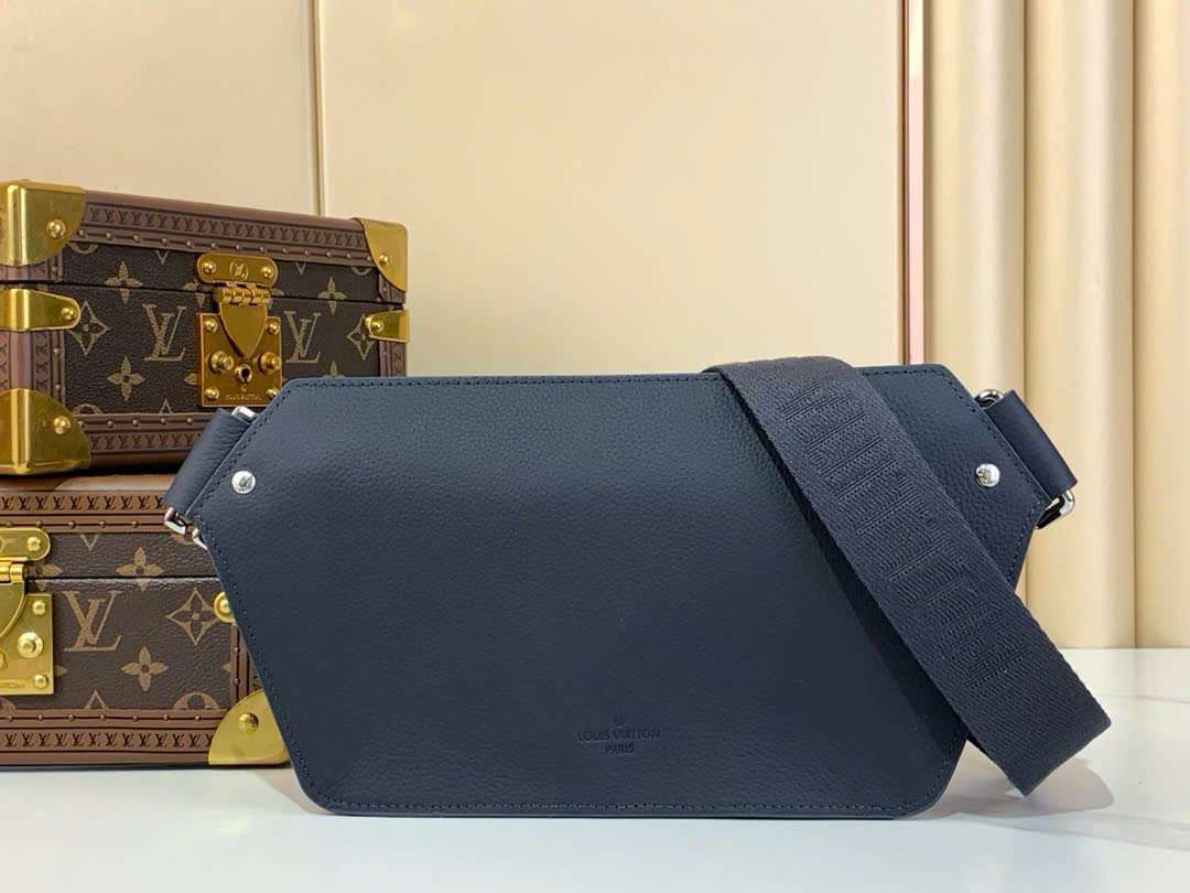 루이비통 Takeoff Aerogram 남성 크로스백