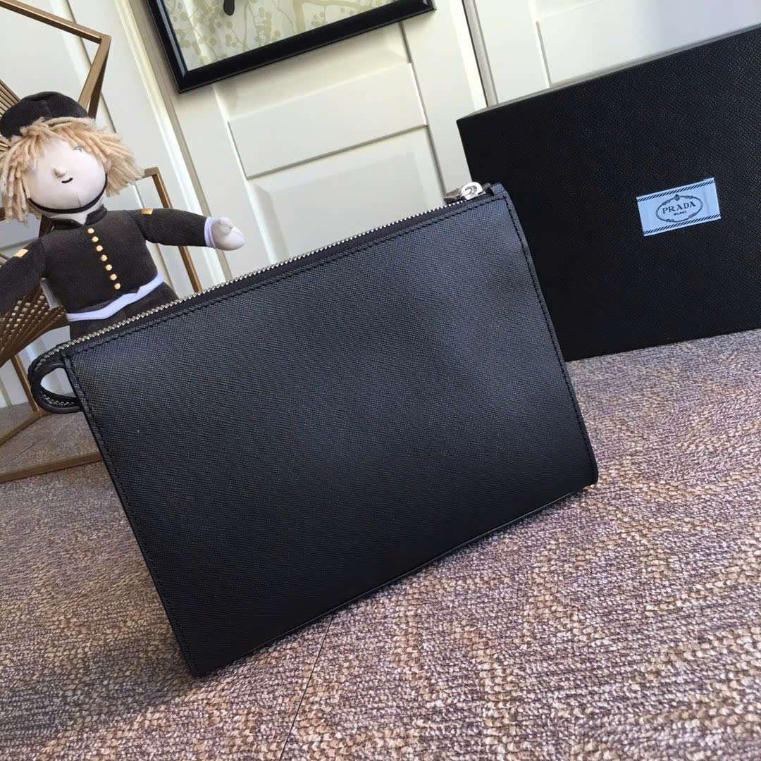프라다 삼각 로고 남성 클러치