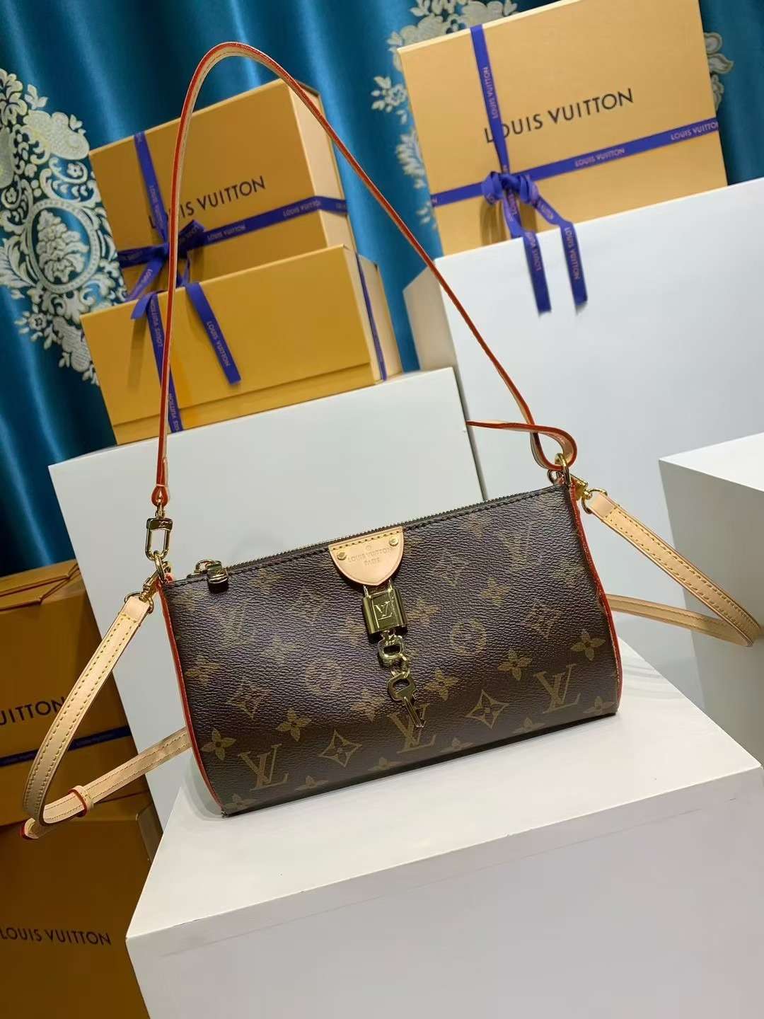 루이비통 포쉐트 티레트 여성 숄더백