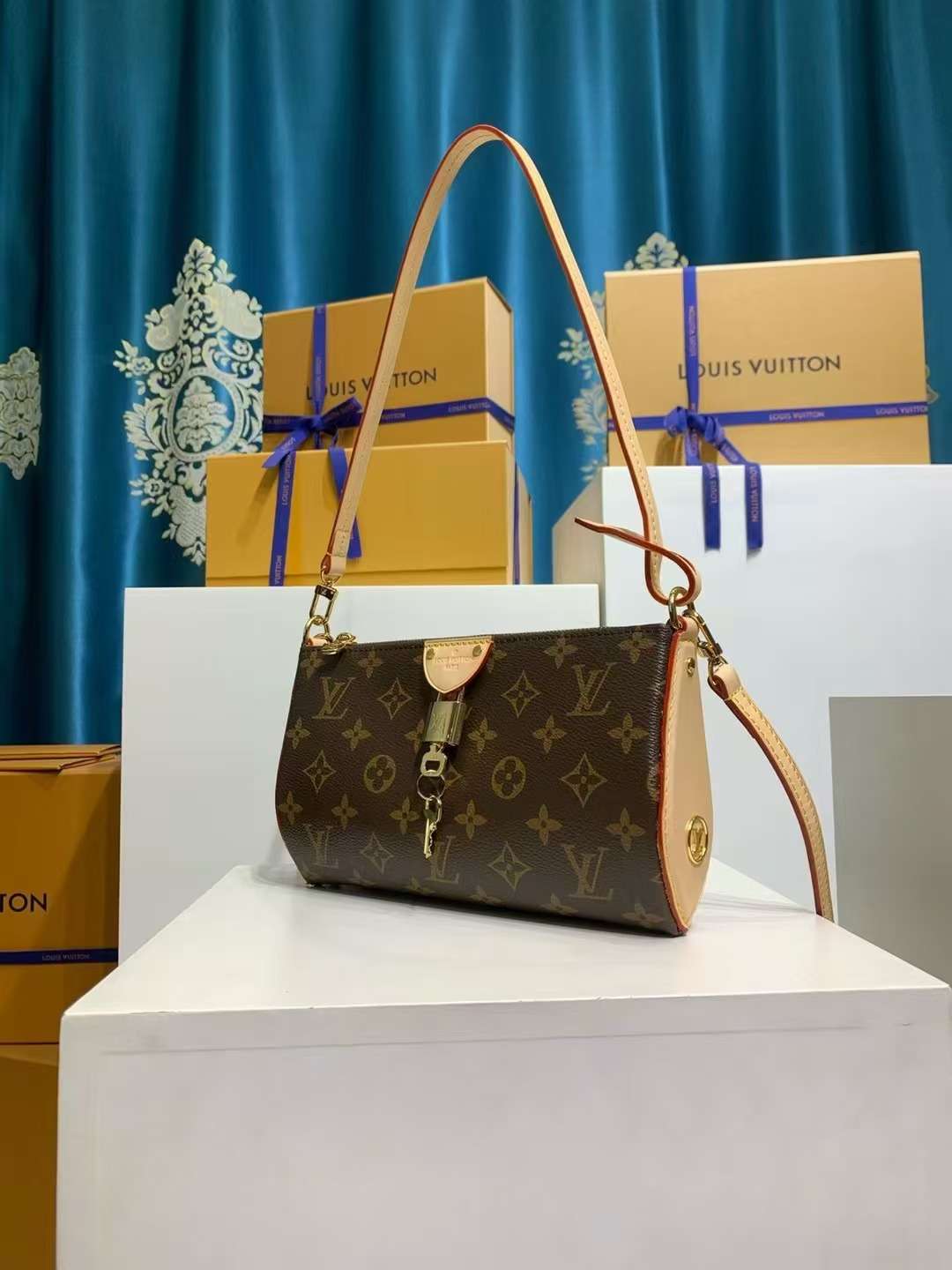 루이비통 포쉐트 티레트 여성 숄더백