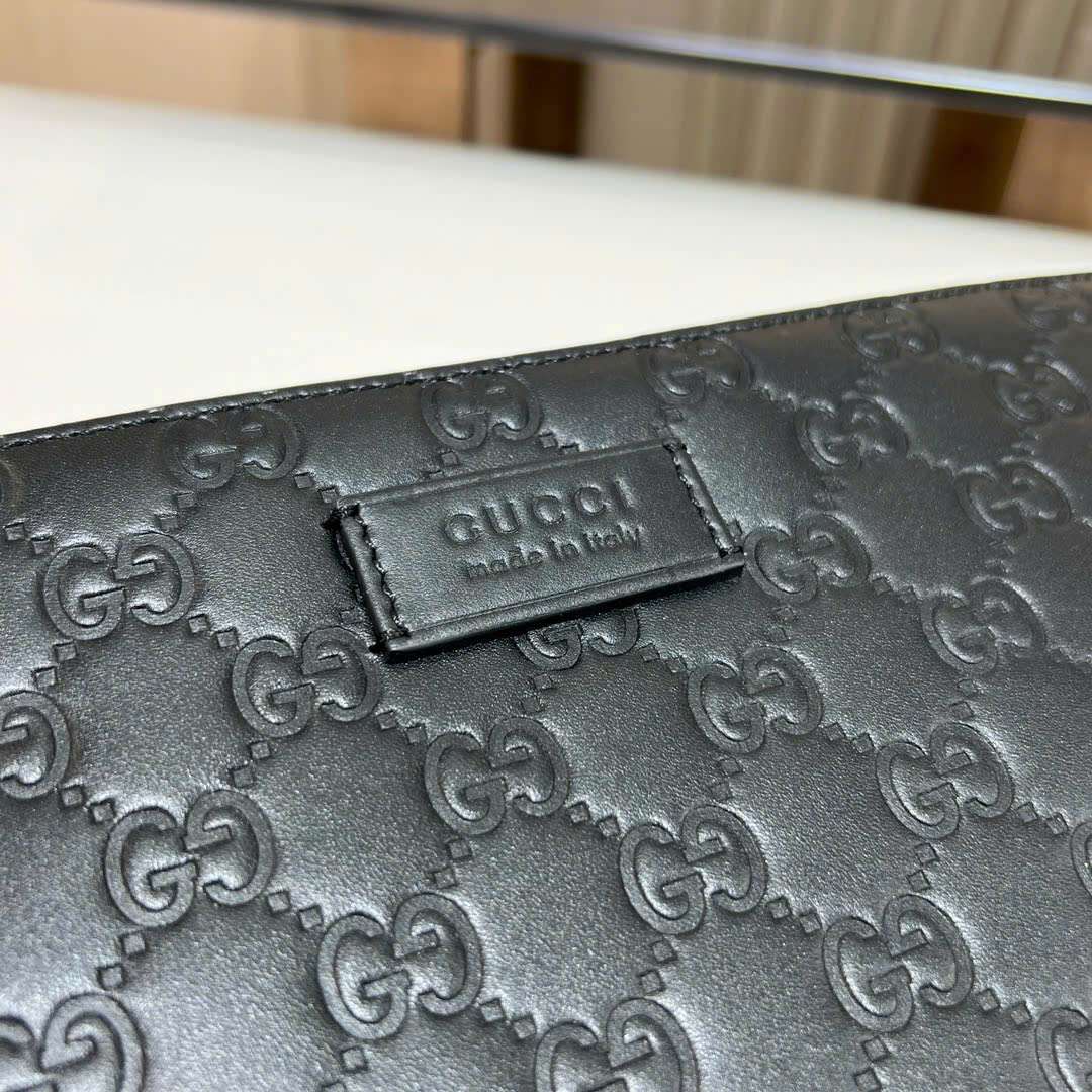 구찌 Signature 남성 클러치