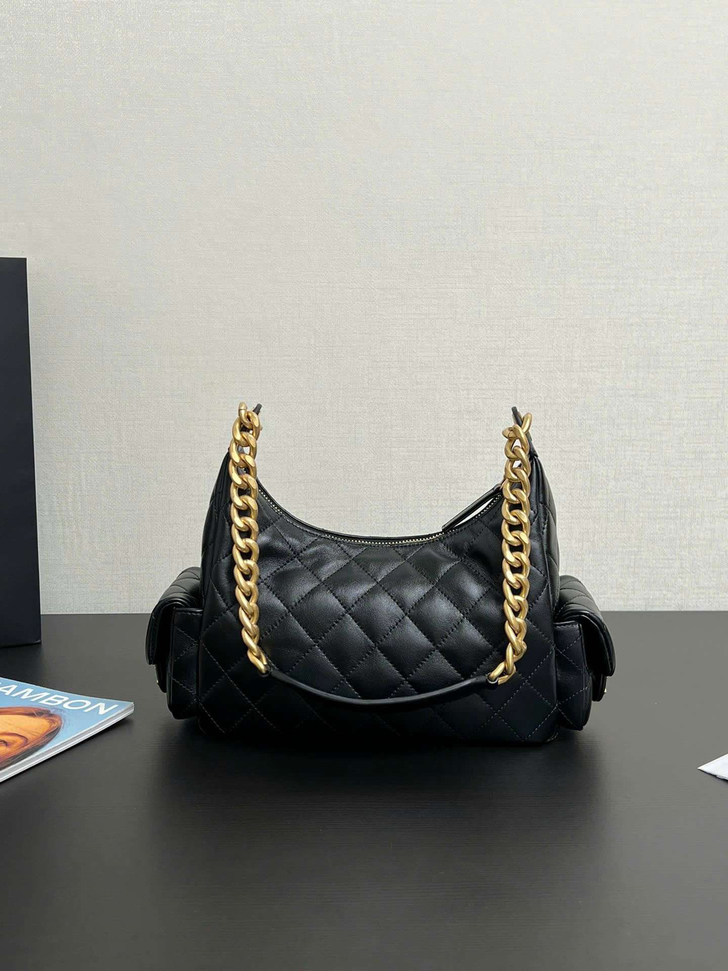 샤넬 Medium Hobo 여성 숄더백