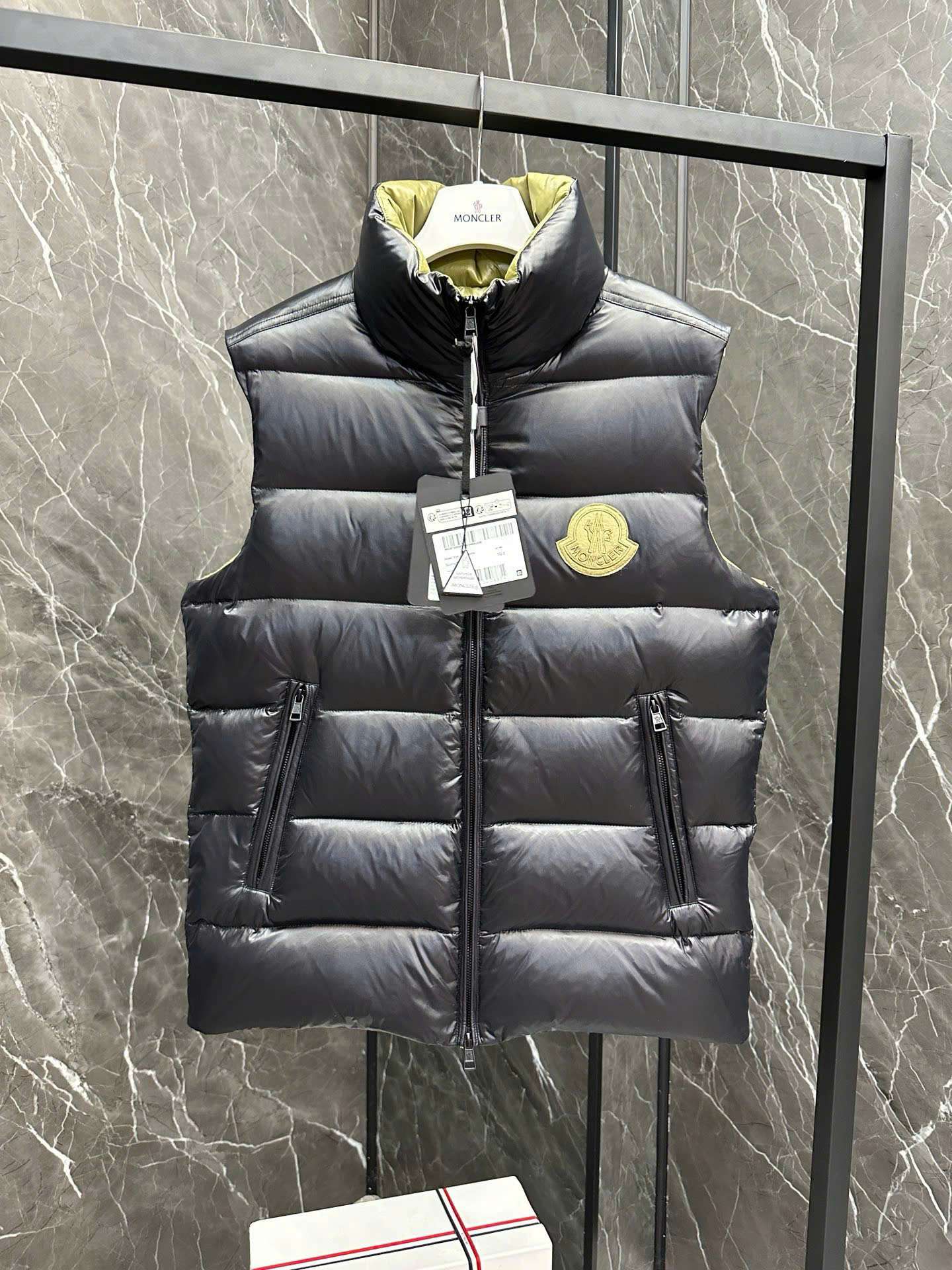 몽클레르 Sumido 남성 조끼