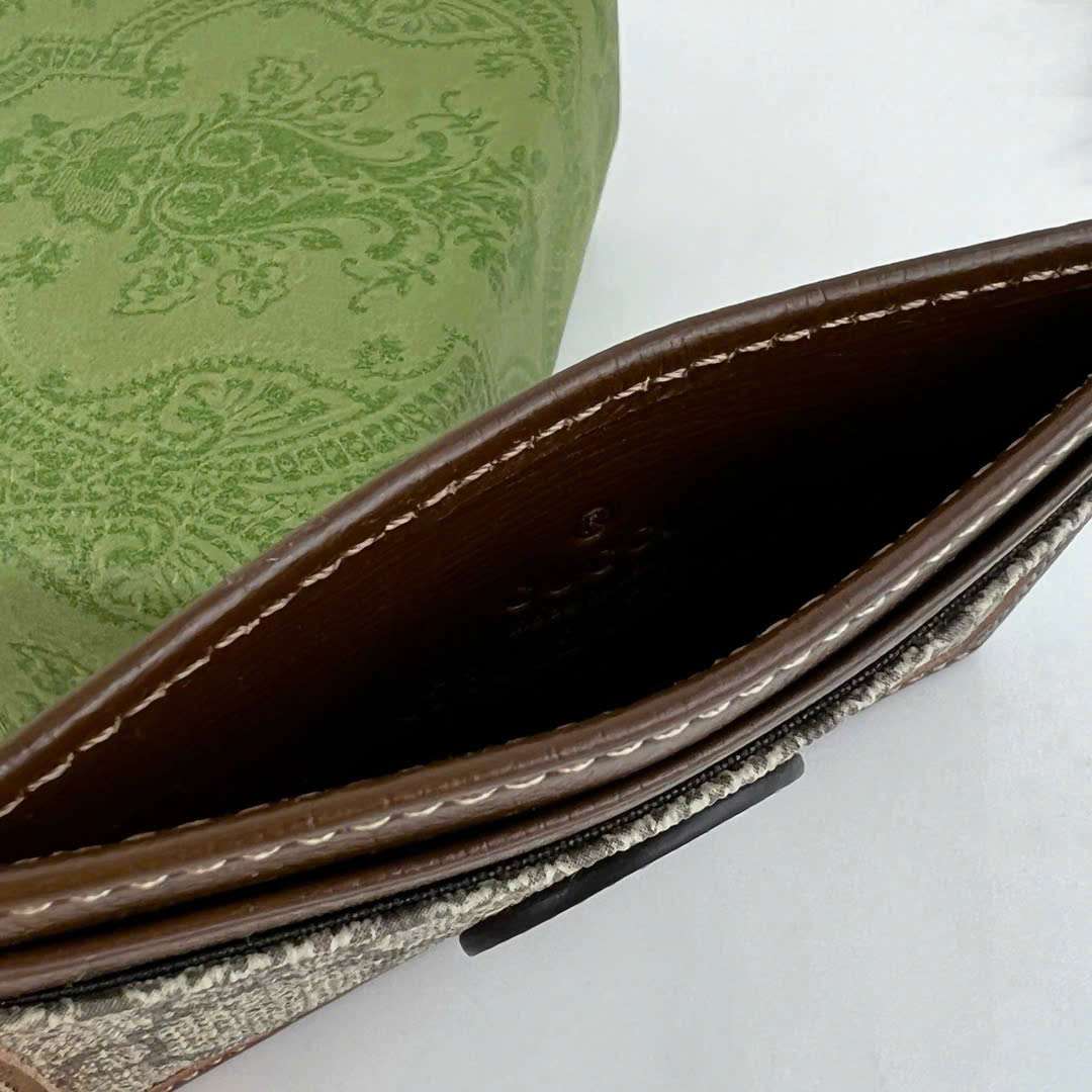 구찌 Interlocking 여성 카드 지갑