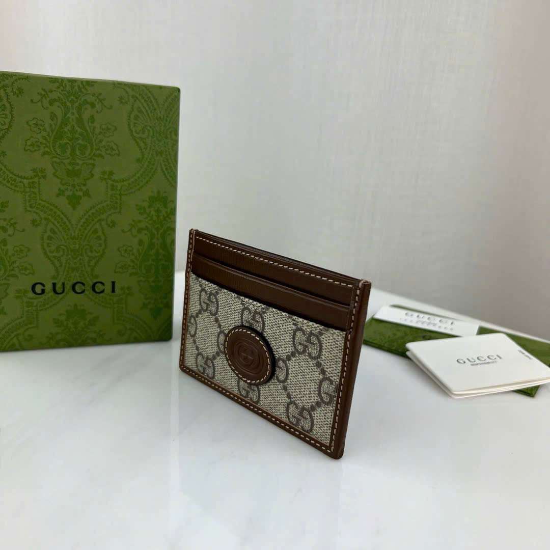 구찌 Interlocking 여성 카드 지갑