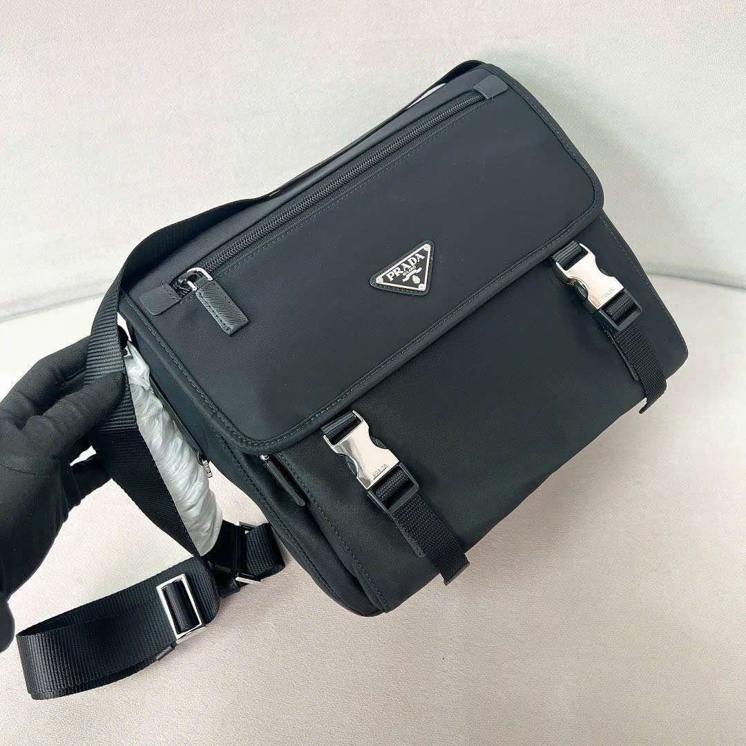 프라다 Saffiano 남성 가방