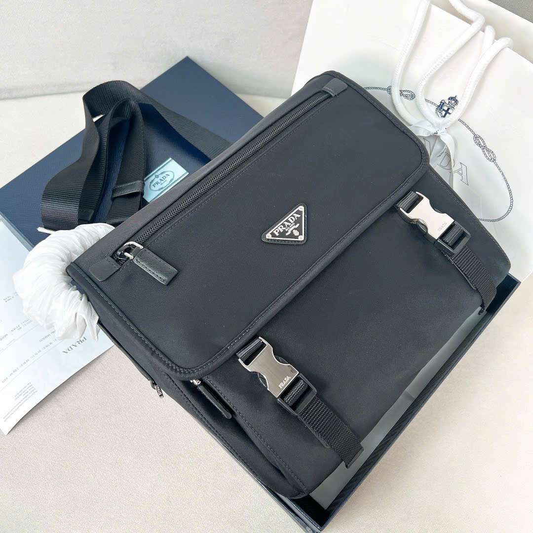 프라다 Saffiano 남성 가방