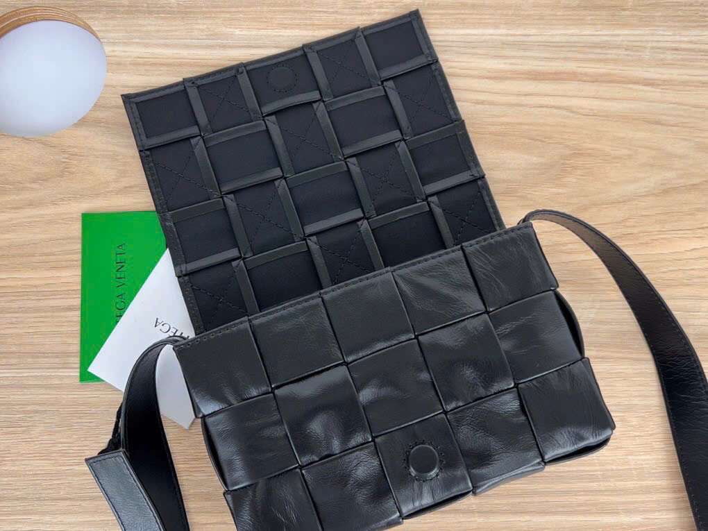 보테가 CASSETTE MINI 여성 크로스백