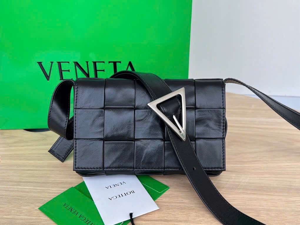 보테가 CASSETTE MINI 여성 크로스백