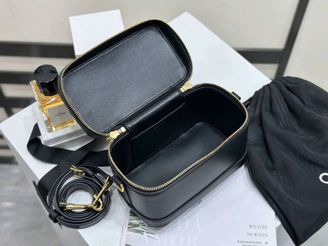 셀린느 베니티 샤이니 카프스킨 블랙 여성 가방