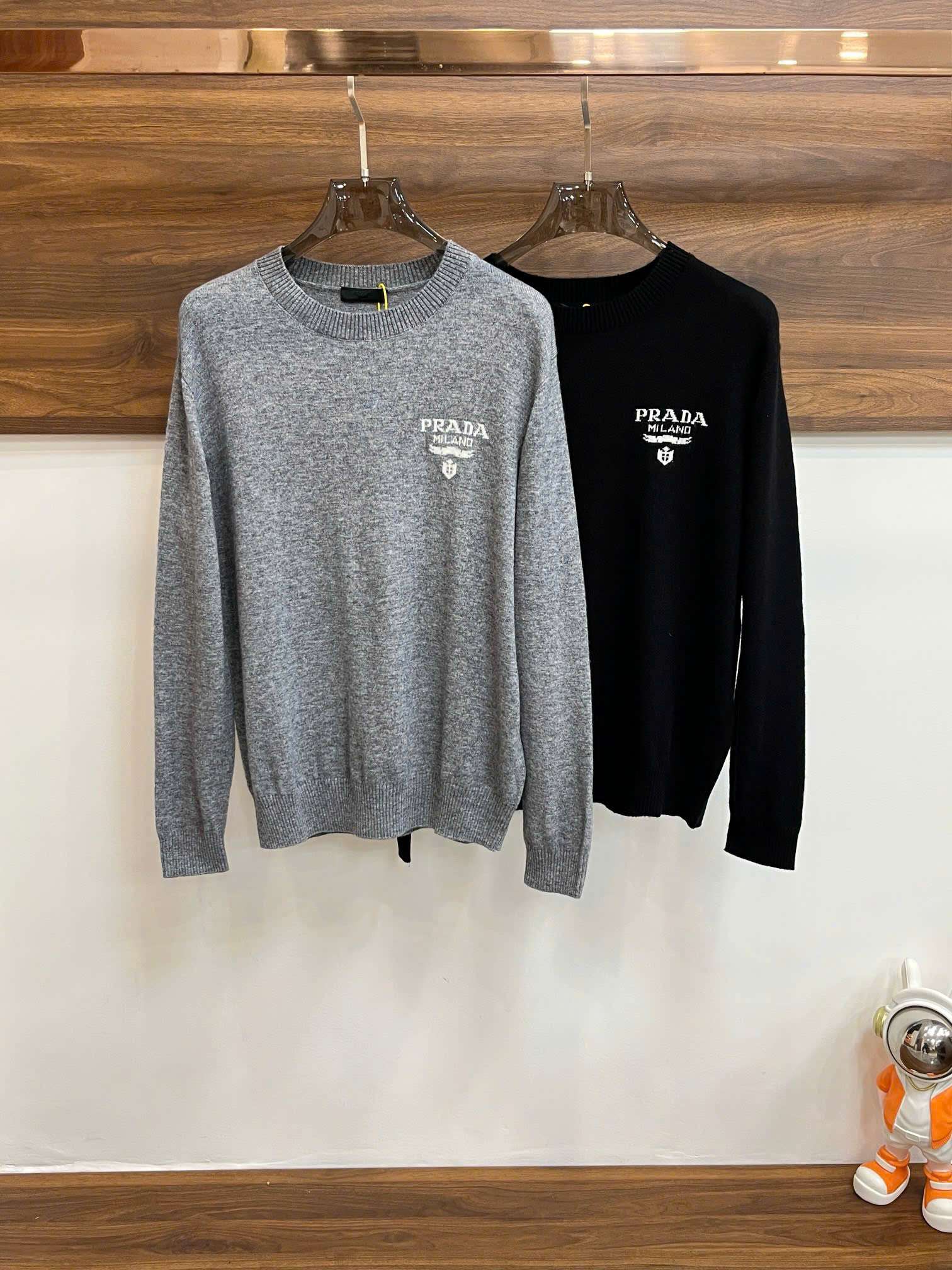 프라다 클래식 로고 님성 니트