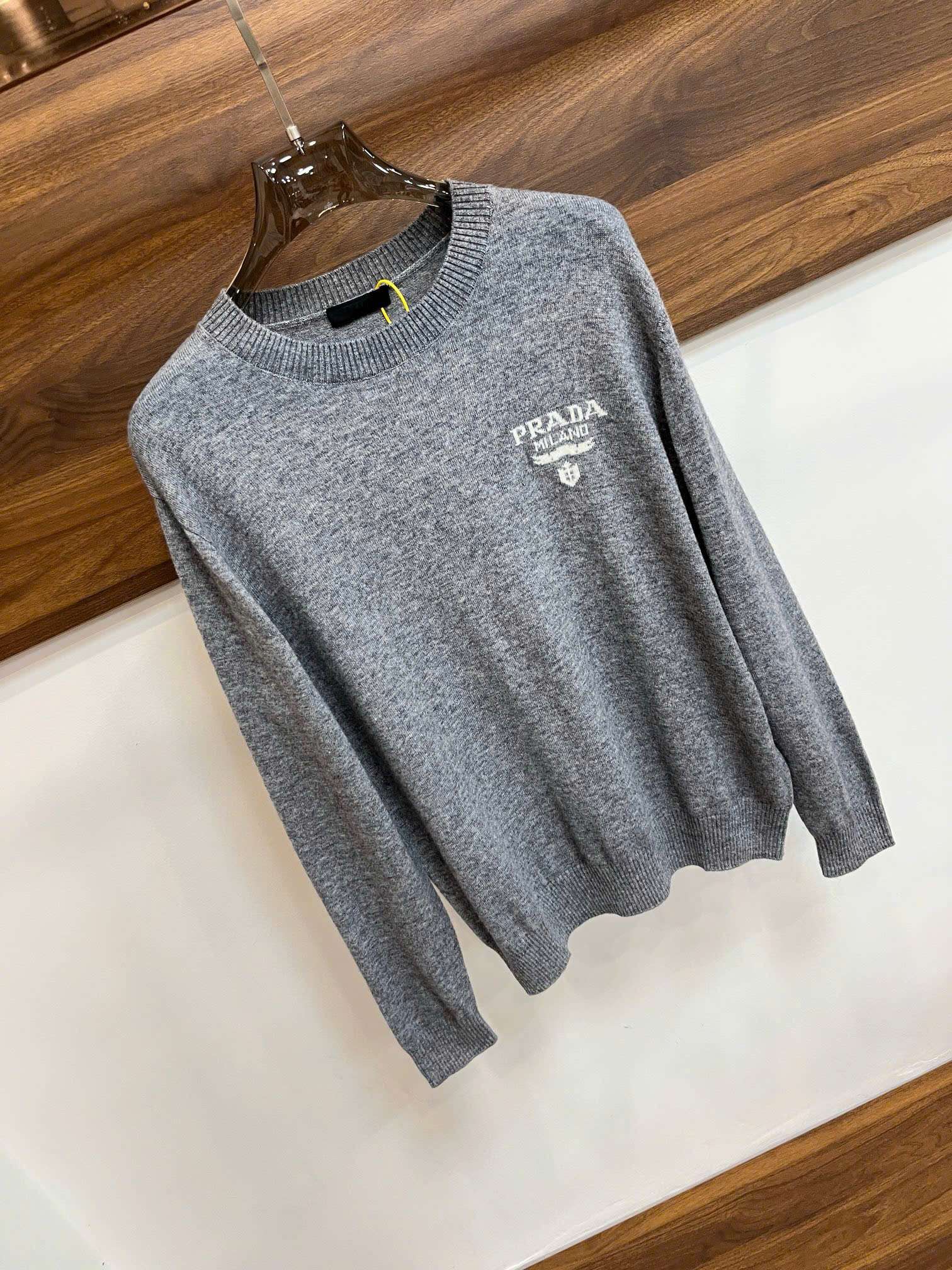 프라다 클래식 로고 님성 니트