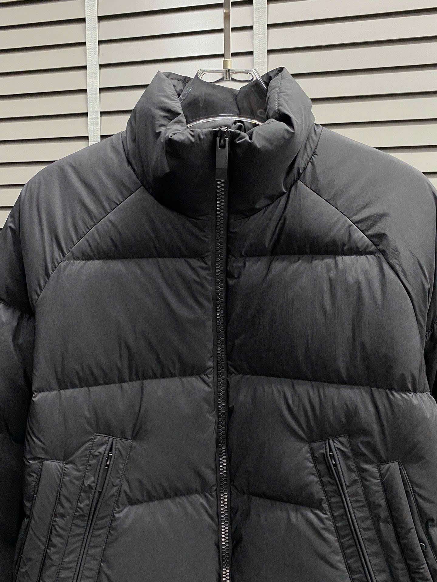 몽클레르 블랙 로고 남성 패딩