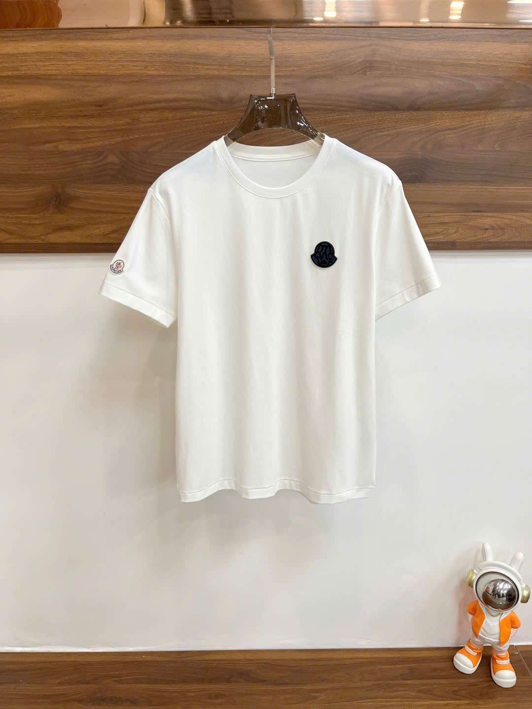 몽클레르 블랙 로고 남성 상의