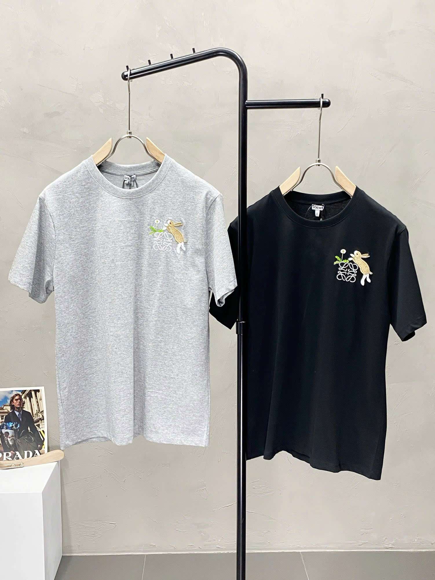 LOEWE 자수 로고 남성 반팔티