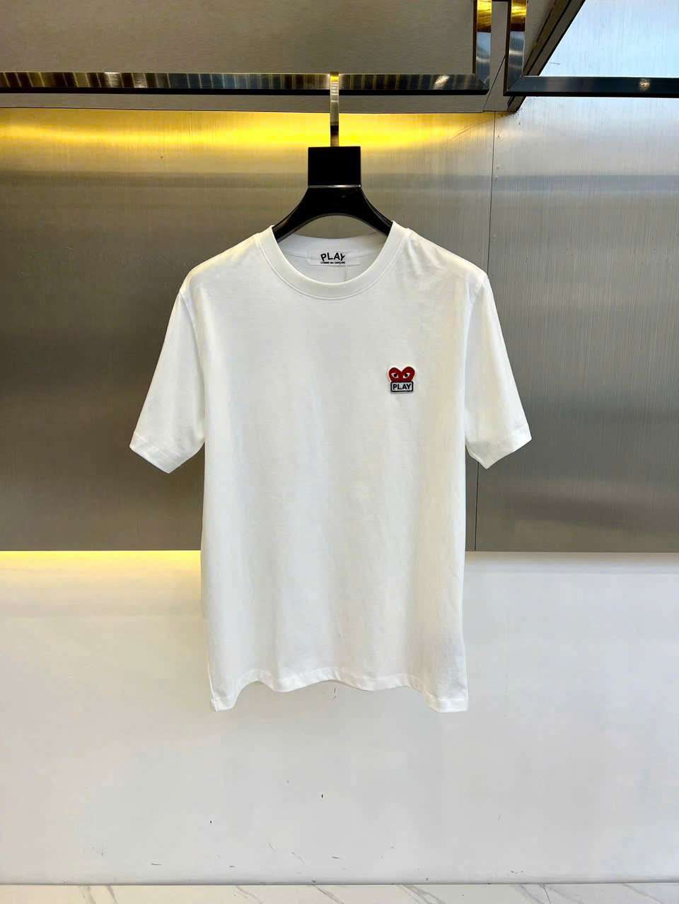 꼼데가르송 하트 자수 로고 남성 반팔티