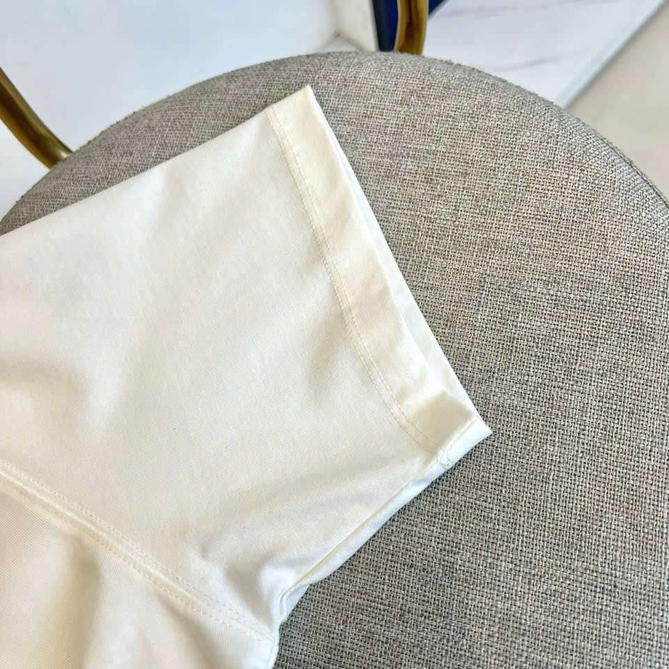 꼼데가르송 하트 자수 로고 남성 반팔티