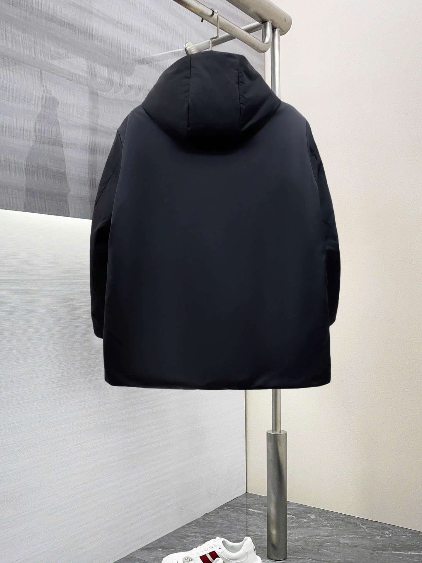 프라다 베이직 로고 남성 바람막이